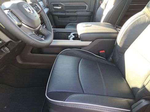 New 2026 RAM 2500 Laramie AWD/4WD image 15