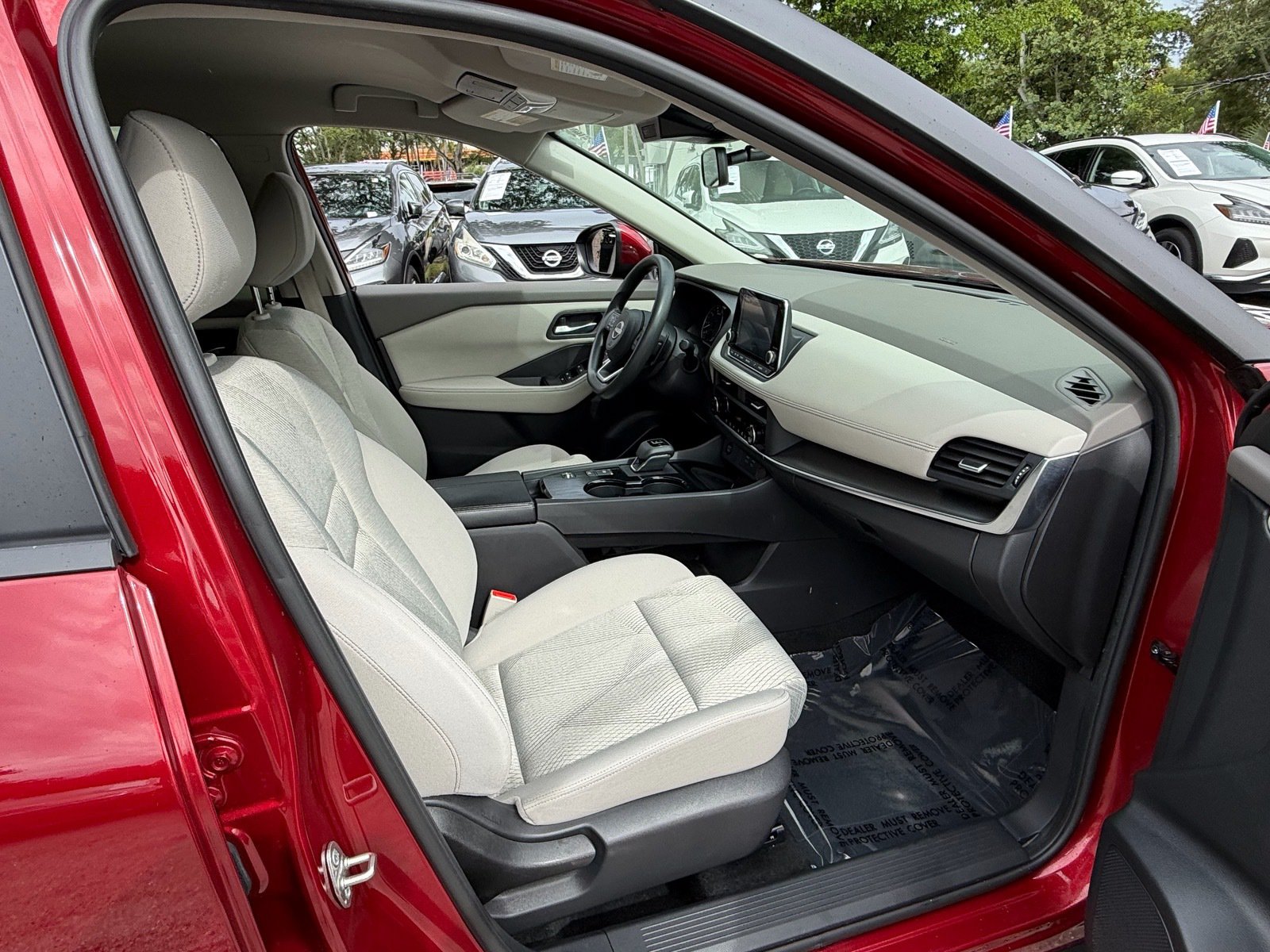 Used 2024 Nissan Rogue SV FWD image 17