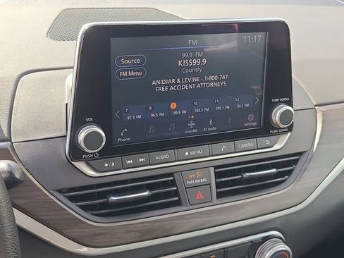 Used 2024 Nissan Altima 2.5 SV FWD image 31