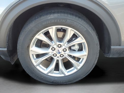 Certified 2023 Ford Explorer XLT w/ Equipment Group 202A AWD/4WD image 32