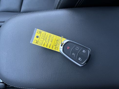 Used 2025 Cadillac XT5 Premium Luxury image 37