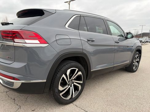 Used 2022 Volkswagen Atlas Cross Sport SEL image 6