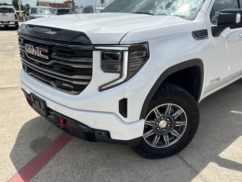 Used 2025 GMC Sierra 1500 AT4 AWD/4WD image 2