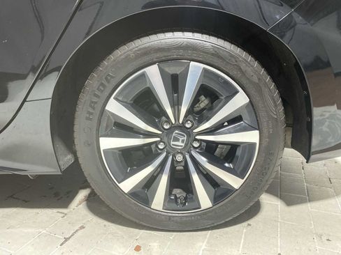 Used 2024 Honda Civic EX-L image 8