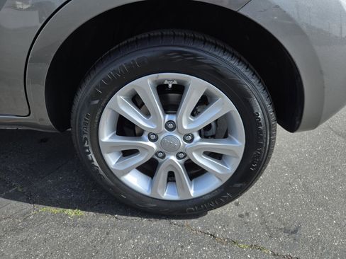 Used 2013 Kia Soul + image 32