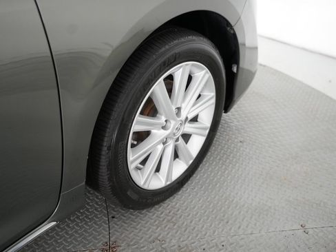 Used 2013 Toyota Camry XLE w/ Leather Pkg FWD image 60