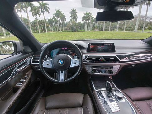 Used 2020 BMW 750i xDrive w/ Executive Package AWD/4WD image 26