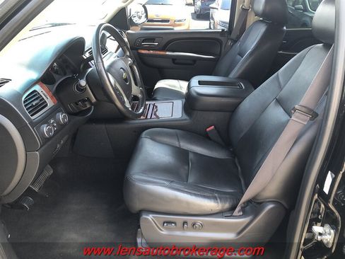 Used 2013 Chevrolet Avalanche LTZ AWD/4WD image 11