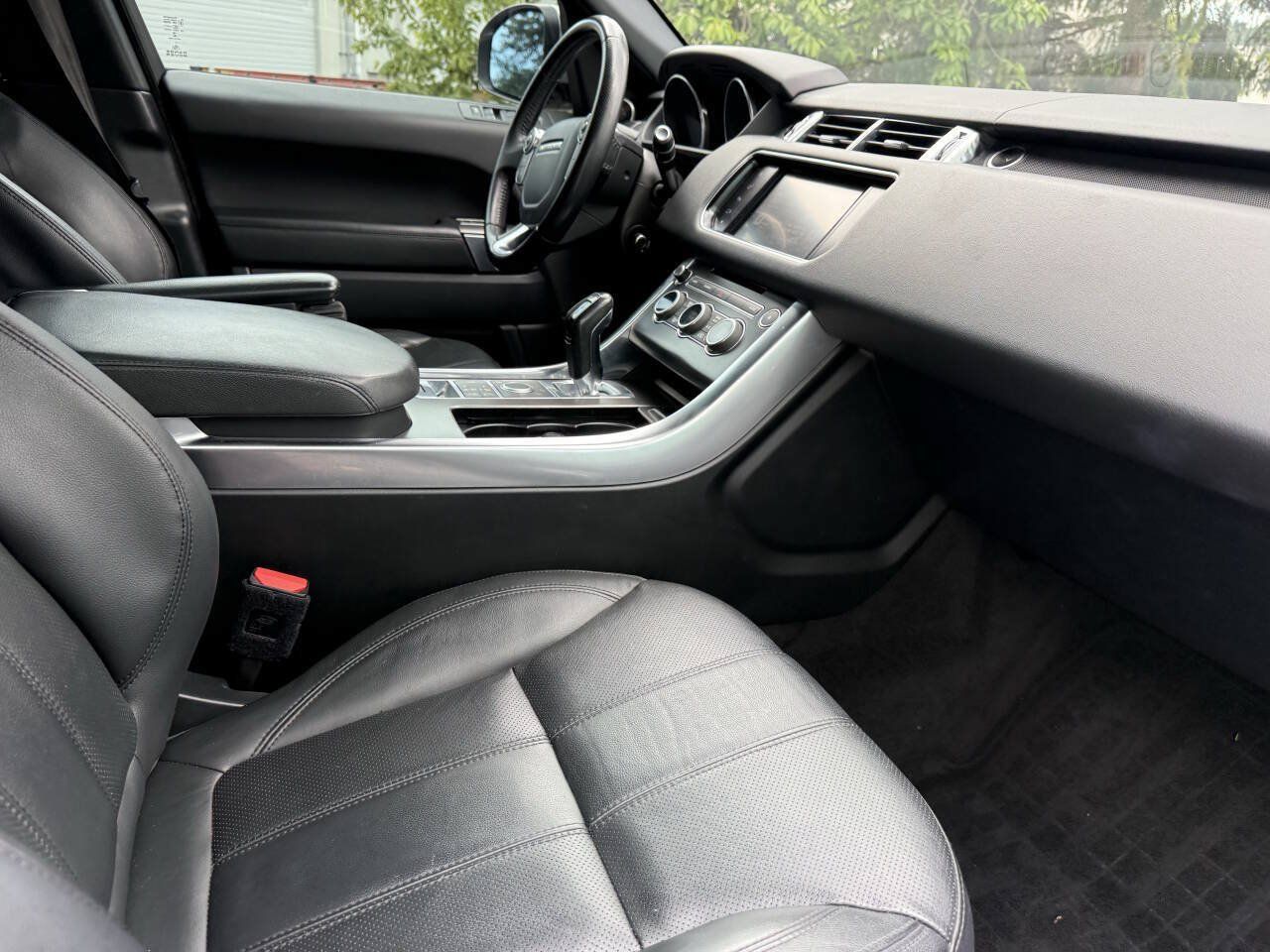 Used 2016 Land Rover Range Rover Sport SE AWD/4WD image 12