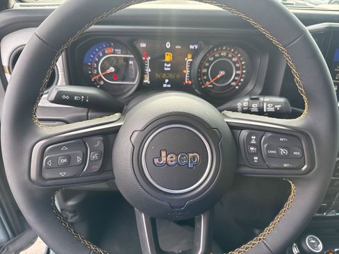 Used 2024 Jeep Wrangler Sport S image 19