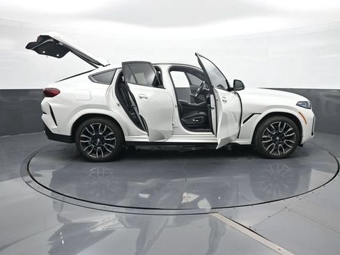 Used 2024 BMW X6 xDrive40i AWD/4WD image 29