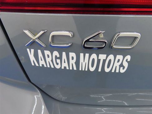 Used 2023 Volvo XC60 B5 Plus AWD/4WD image 10