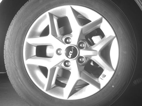 Used 2025 Kia Soul LX w/ LX Technology Package FWD image 13
