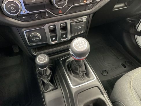 Used 2025 Jeep Wrangler Sport image 20