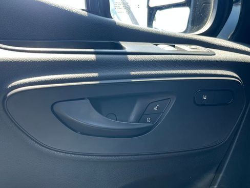 Used 2025 Mercedes-Benz Sprinter 2500 image 27
