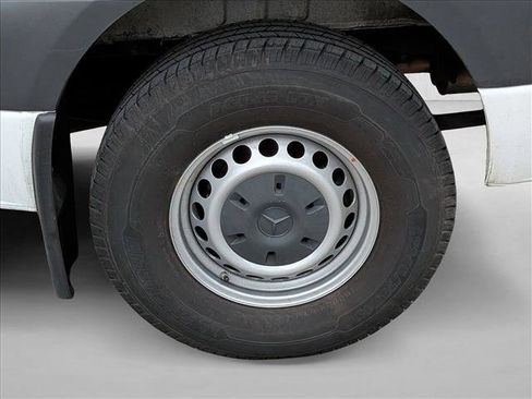 Used 2022 Mercedes-Benz Sprinter 2500 w/ Dashboard Charging Package image 18