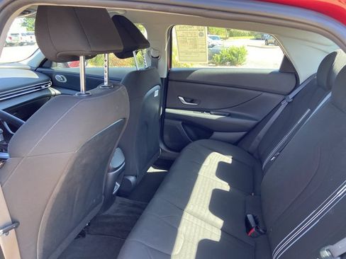 Used 2024 Hyundai Elantra SEL FWD image 15