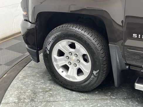 Used 2018 Chevrolet Silverado 1500 LT w/ All Star Edition AWD/4WD image 32