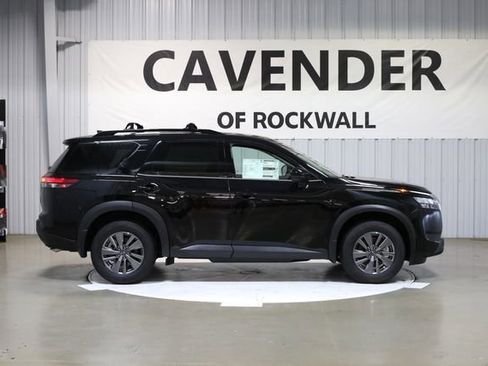 New 2025 Nissan Pathfinder SV image 5