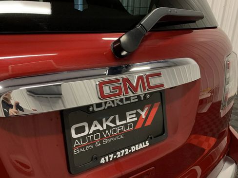 Used 2013 GMC Acadia SLT image 17