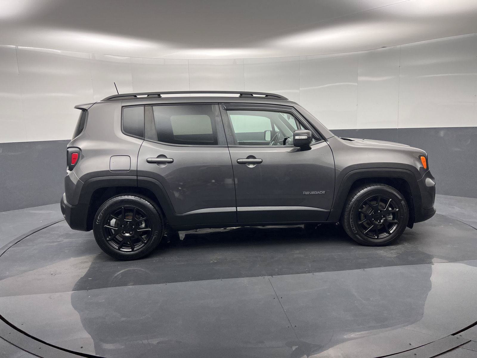 Used 2019 Jeep Renegade Altitude w/ Quick Order Package 2XM FWD image 34