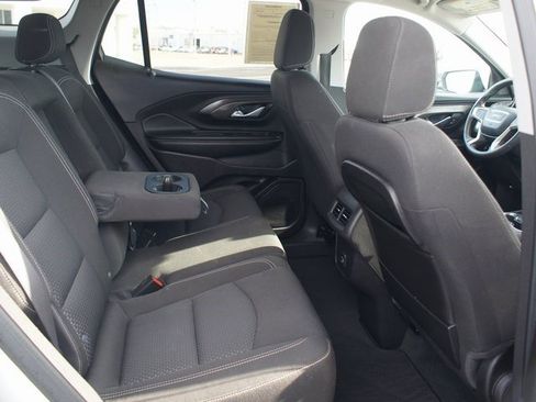 Used 2024 GMC Terrain SLE image 21