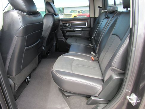 Used 2018 RAM 2500 Laramie w/ Convenience Group AWD/4WD image 10