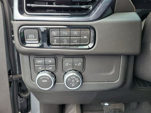 Used 2026 GMC Yukon AT4 w/ AT4 Premium Package AWD/4WD image 26