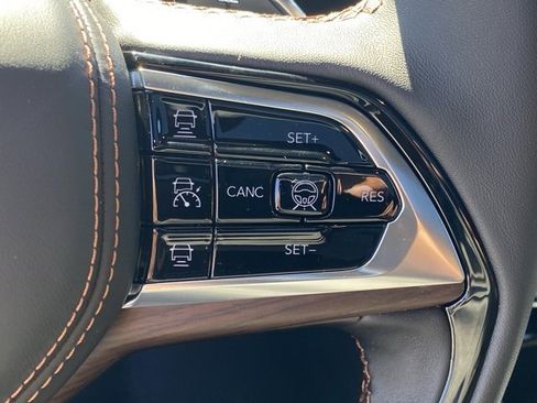 New 2025 Jeep Grand Cherokee Summit image 19