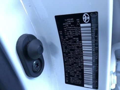 Certified 2025 Toyota Corolla LE image 32