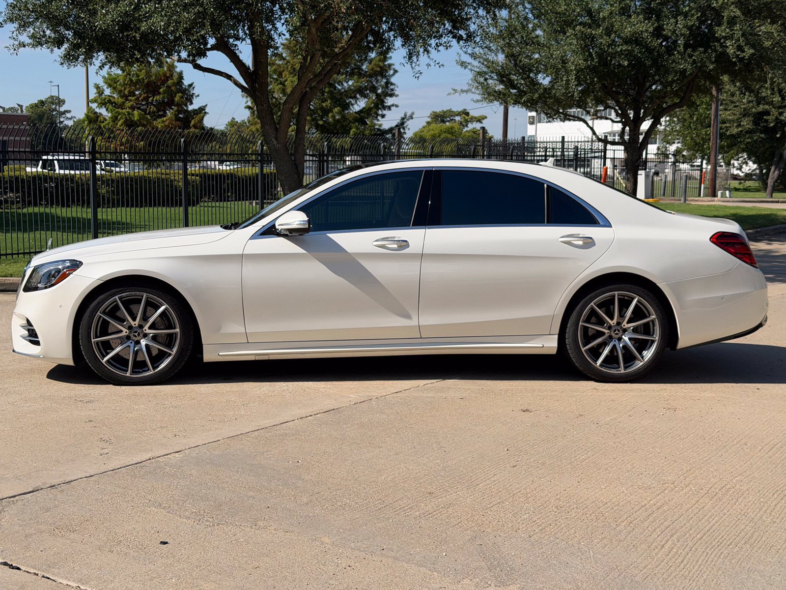 Used 2019 Mercedes-Benz S 560 Sedan image 12