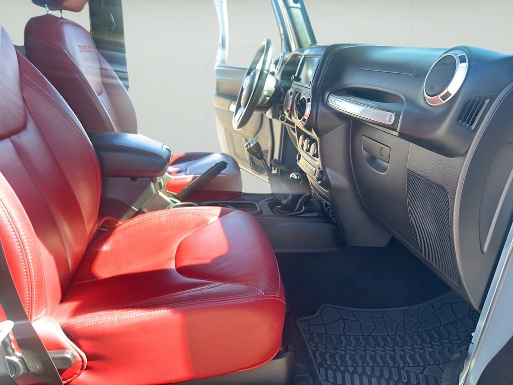 Used 2013 Jeep Wrangler Rubicon AWD/4WD image 26