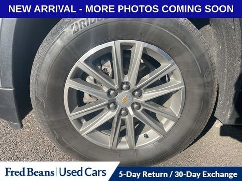 Used 2023 Chevrolet Traverse LT image 14