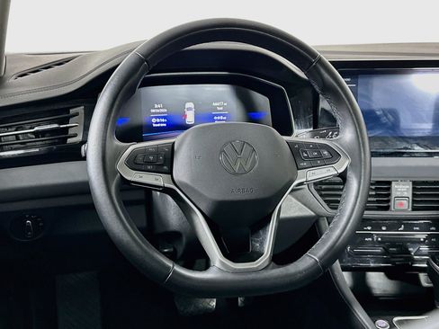 Used 2025 Volkswagen Jetta SE FWD image 18