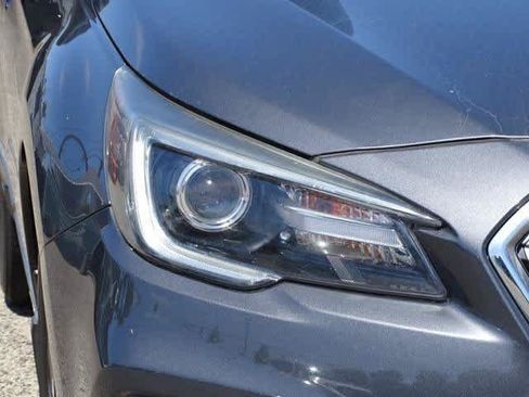 Used 2019 Subaru Outback 3.6R Limited w/ Popular Package #2 AWD/4WD image 5