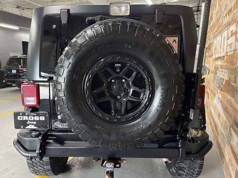 Used 2018 Jeep Wrangler Unlimited Rubicon w/ Cold Weather Group AWD/4WD image 73