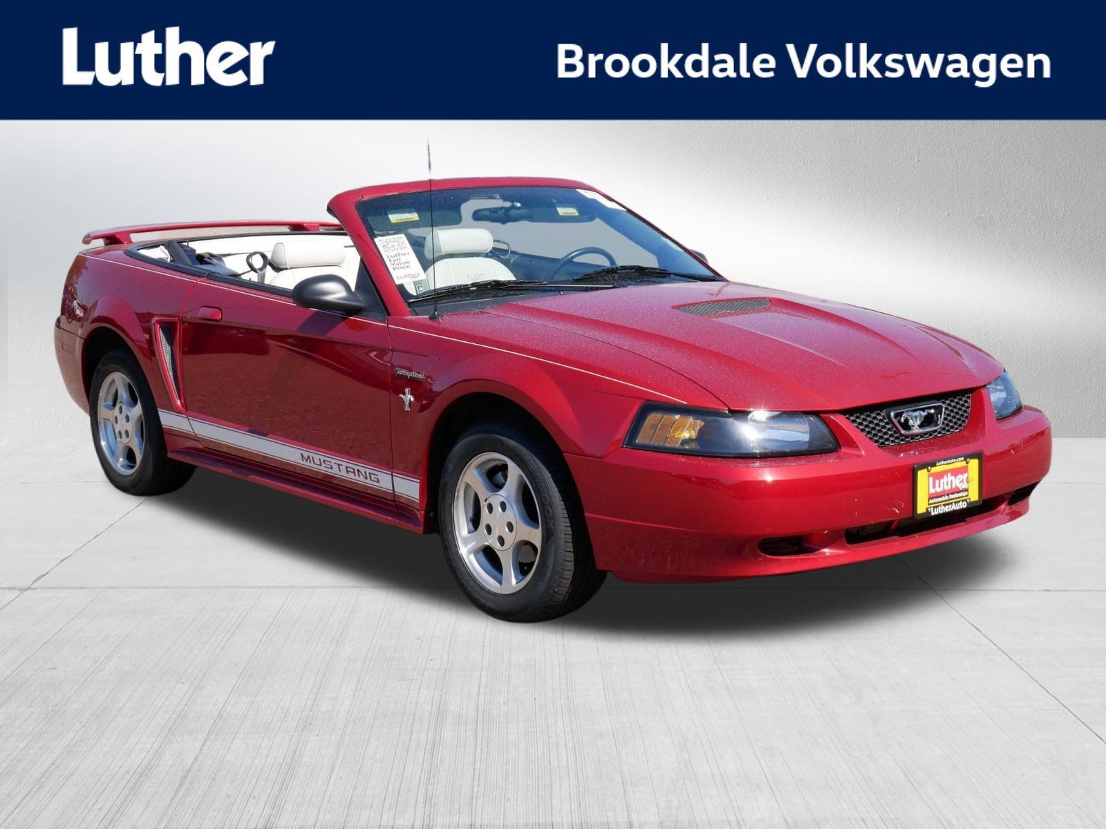 Used 2002 Ford Mustang Convertible RWD image 1