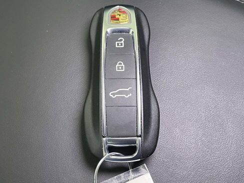 Used 2024 Porsche Cayenne image 40