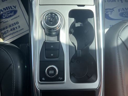 Used 2022 Ford Explorer XLT w/ Equipment Group 202A image 17