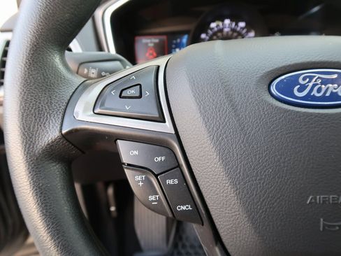 Used 2020 Ford Fusion SE image 17