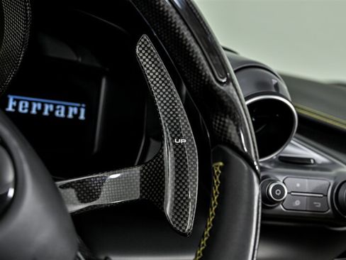 Used 2022 Ferrari F8 Tributo RWD image 33