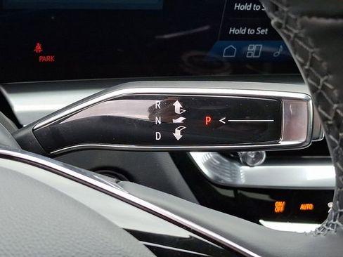 New 2025 Cadillac Lyriq Luxury image 10