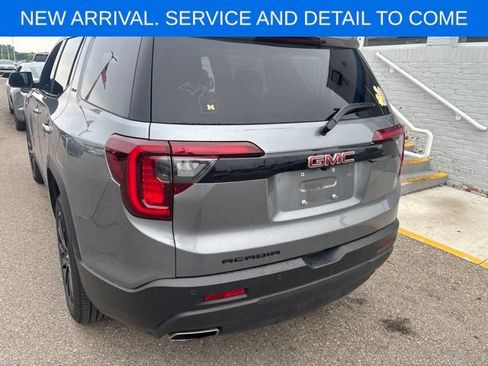 Certified 2022 GMC Acadia SLE w/ Driver Convenience Package FWD image 10