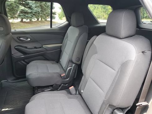 Certified 2023 Chevrolet Traverse LT FWD image 29