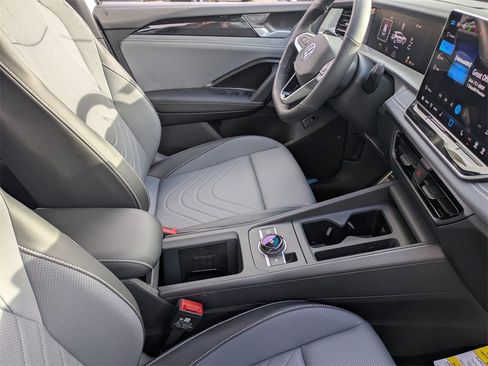 New 2026 Volkswagen Tiguan SE R-Line image 35