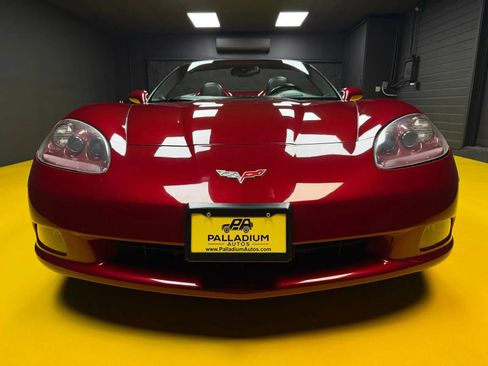 Used 2006 Chevrolet Corvette Convertible w/ Preferred Equipment Group RWD image 2