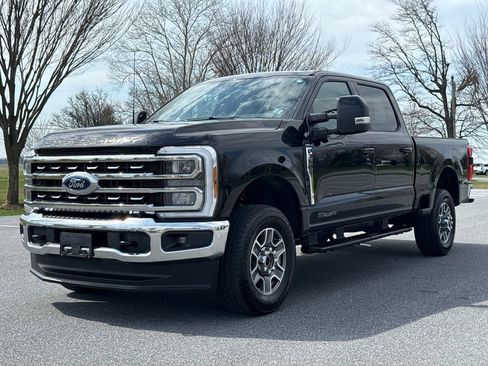 Used 2025 Ford F350 Lariat w/ Camper Package image 4