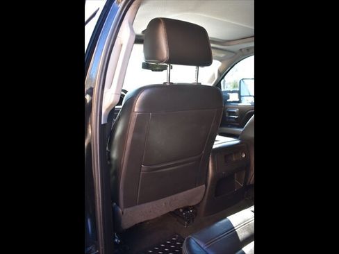 Used 2018 GMC Sierra 3500 Denali image 19