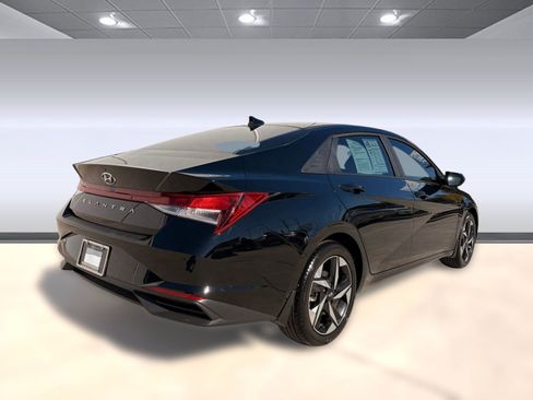 Used 2023 Hyundai Elantra SEL w/ Convenience Package image 8