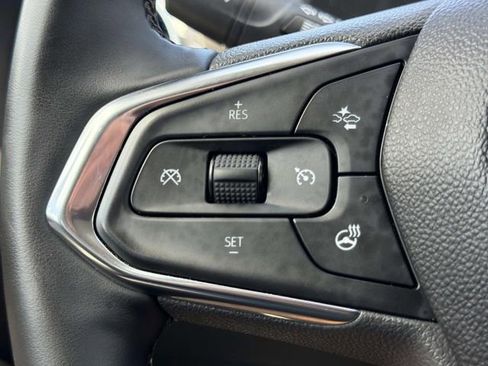 Used 2025 Chevrolet Trax LT w/ LT Convenience Package FWD image 23